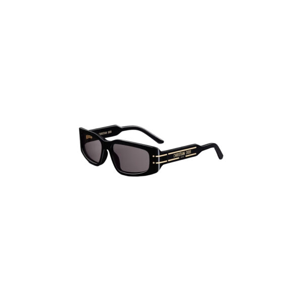 DIOR’s black DiorSignature S9U sunglasses